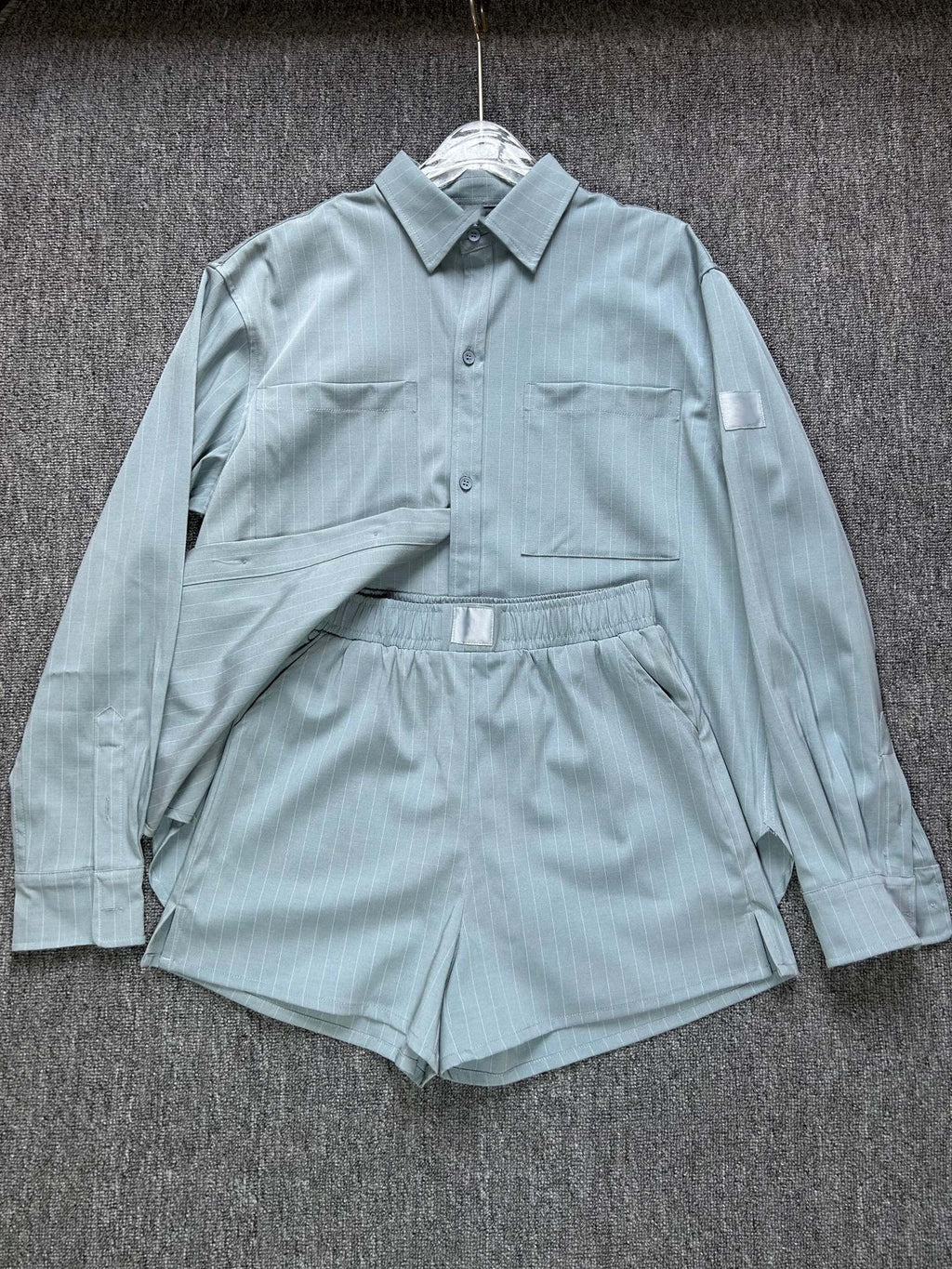 1306# A Women Yoga Set