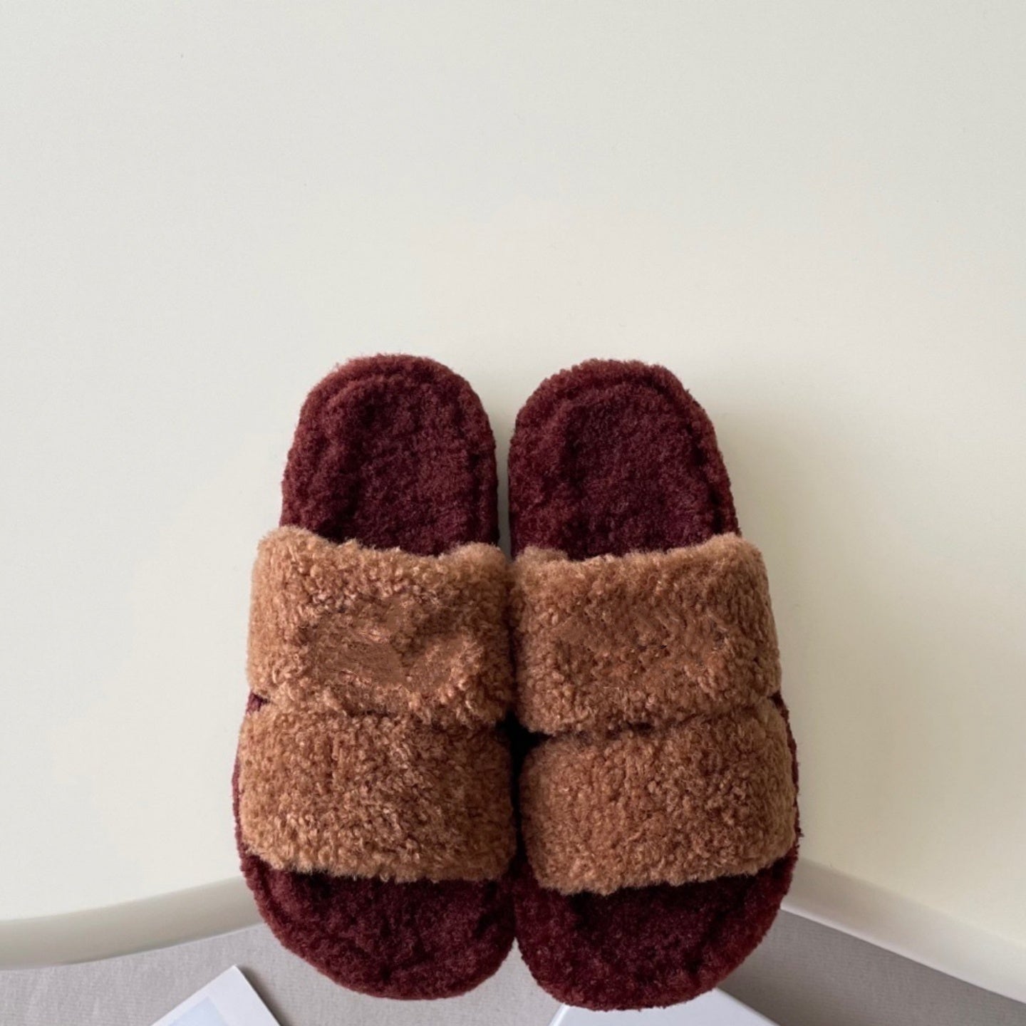 1452# A Unisex Wool Slipper