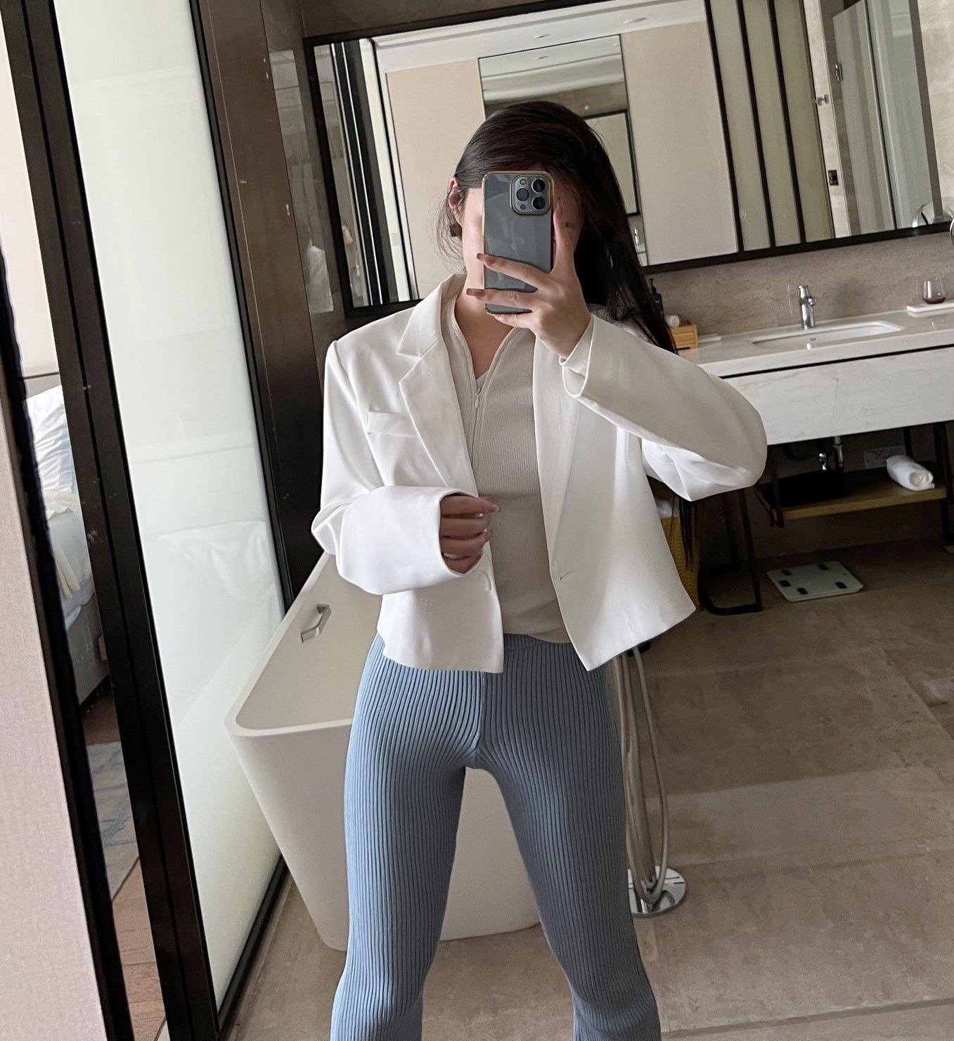 1300# A  Women Short Suit Top