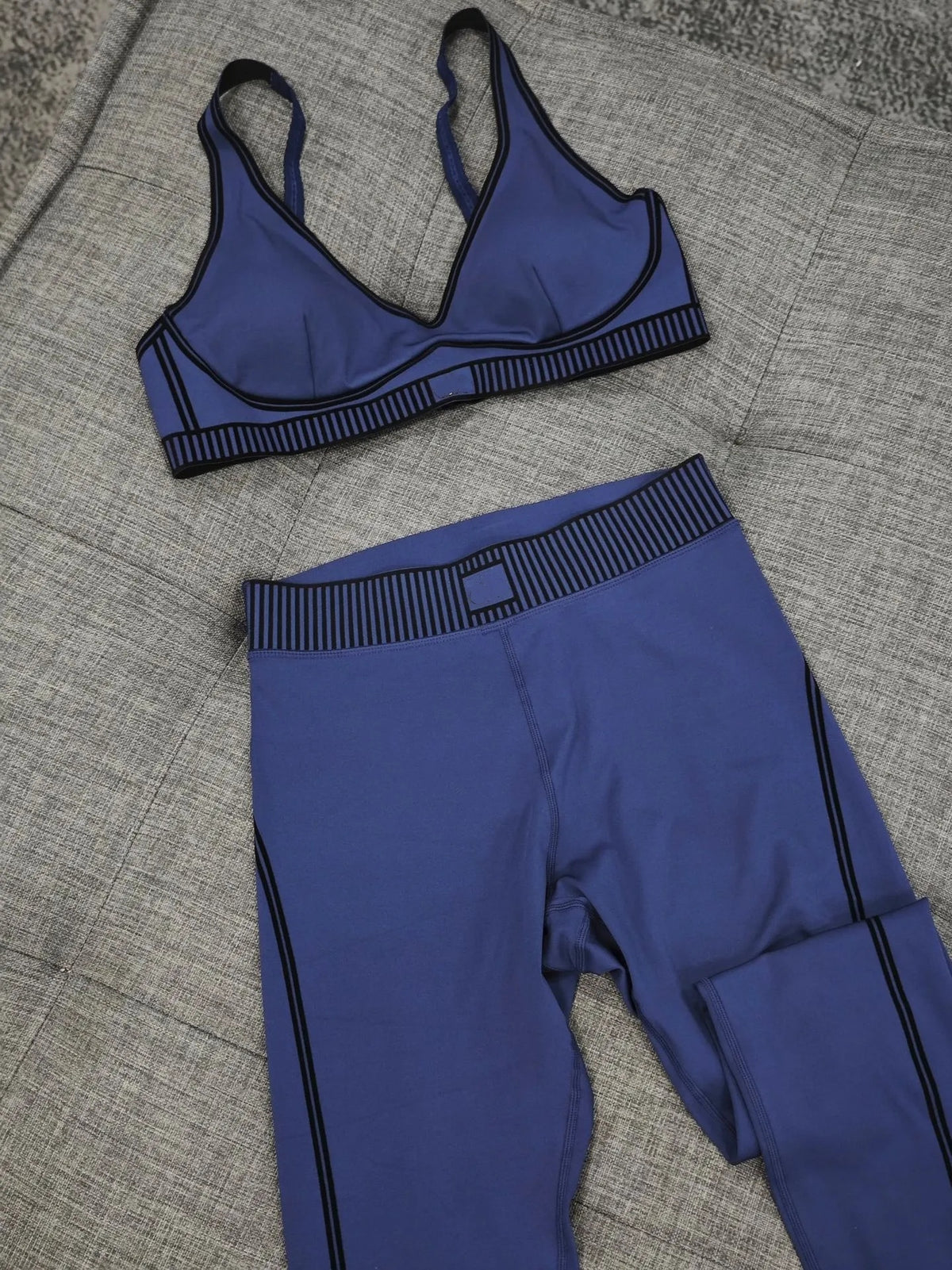 556# A Women Yoga Bra Pants Set