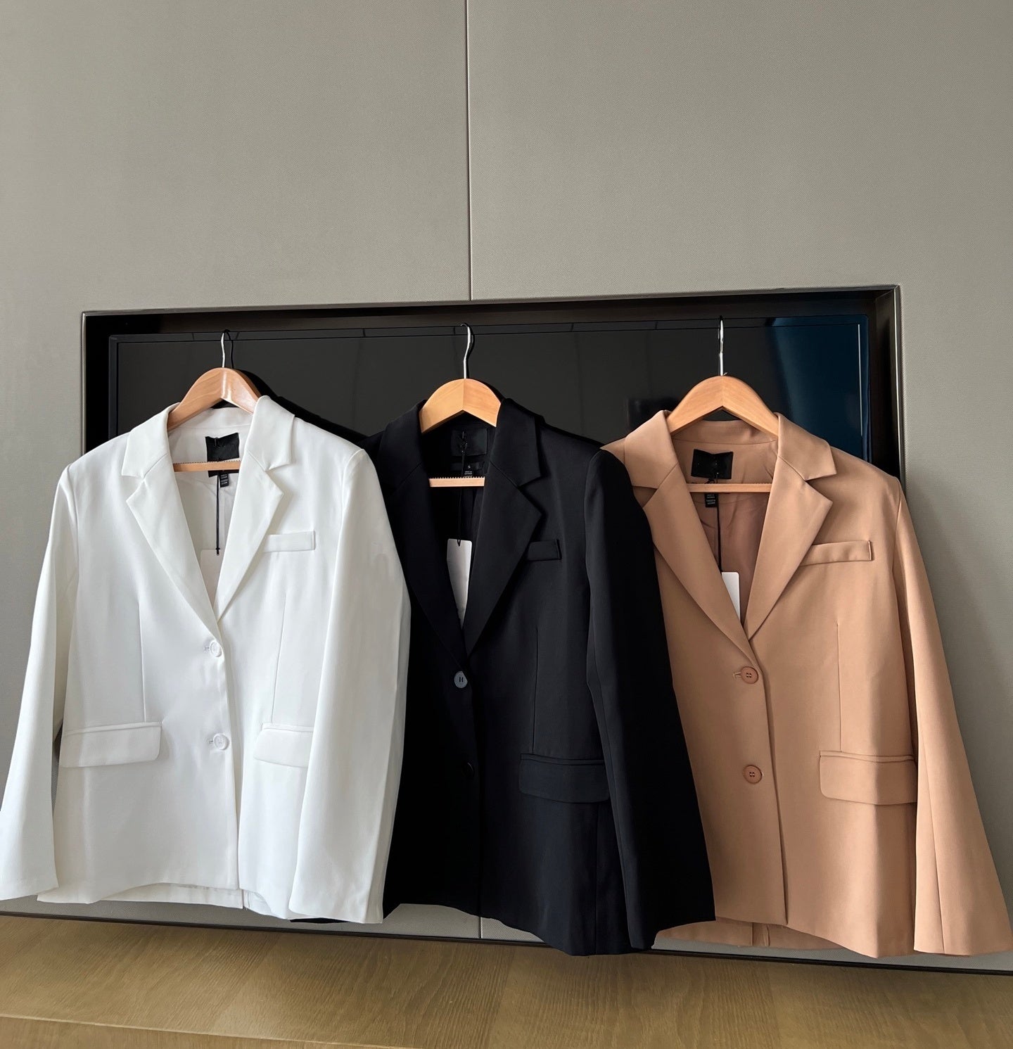 1302# A Women Medium And LAong Suit Jacket