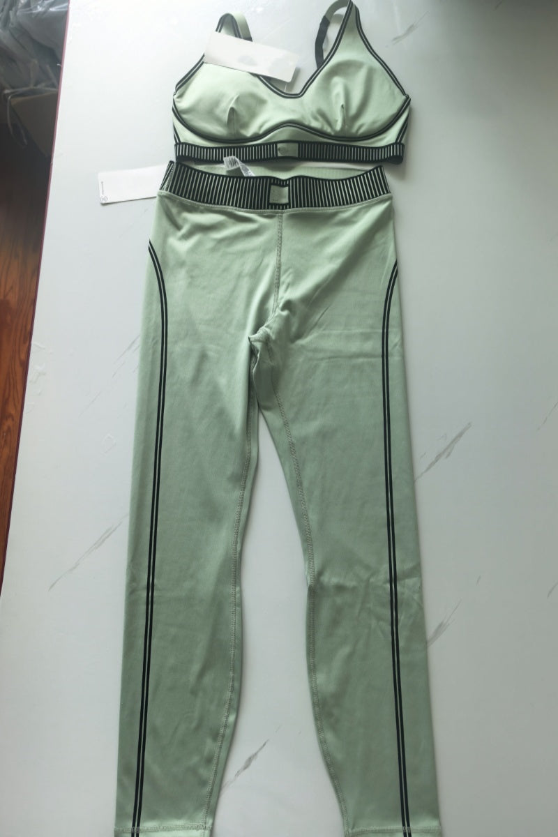 556# A Women Yoga Bra Pants Set