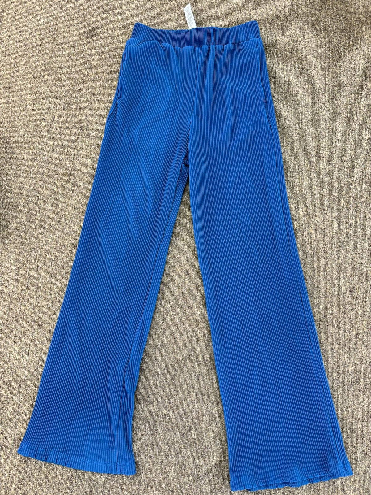 2762# A Women Pleated Pants