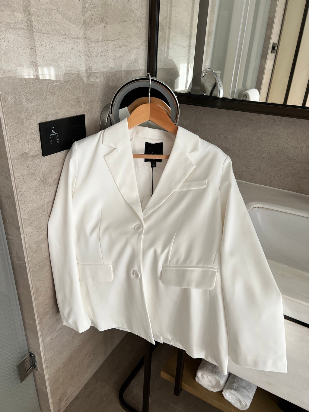 1302# A Women Medium And LAong Suit Jacket