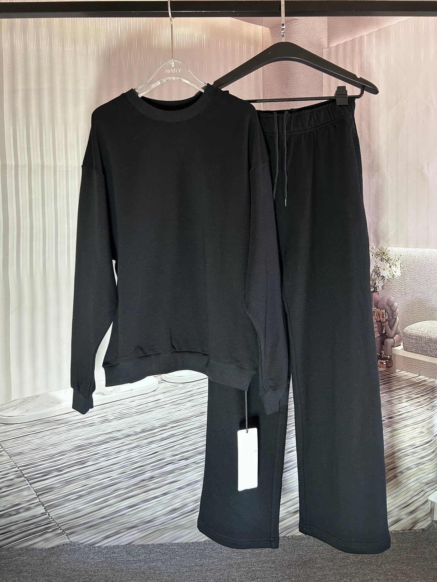 1537# A Women Sport Set