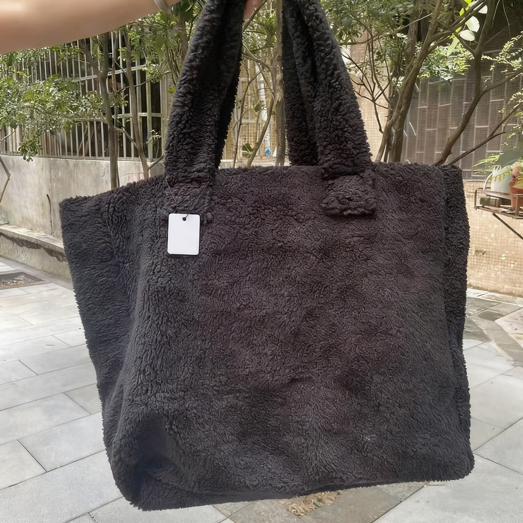 624# A Women Plush Bag