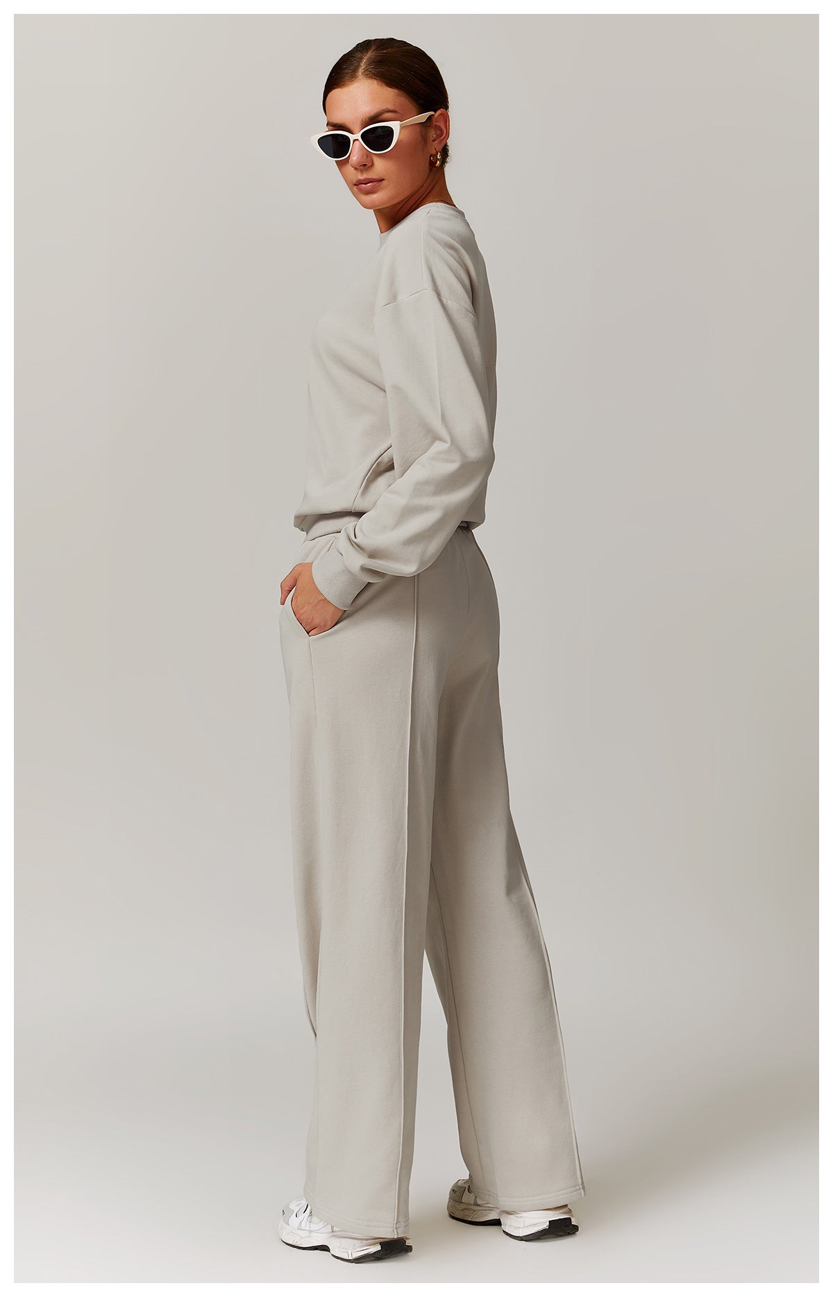 570# A 3D Silver Logo Women Pullover Pants Set