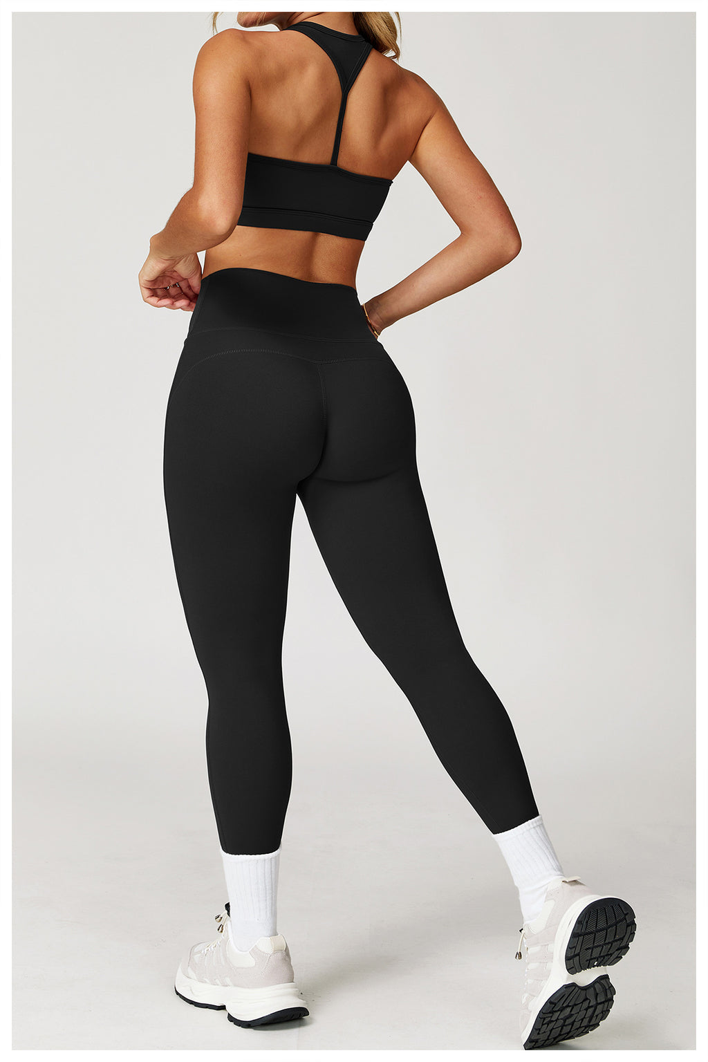 870# A Women Yoga Bra Or Pants