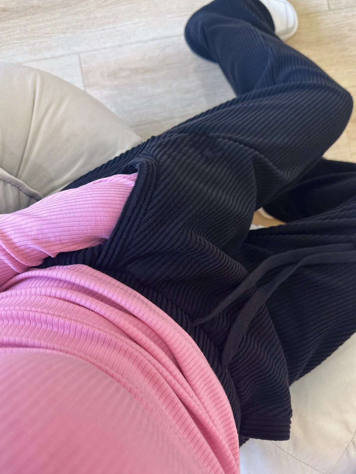 2762# A Women Pleated Pants