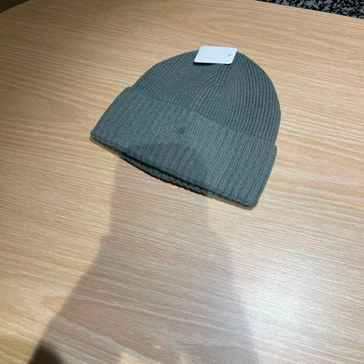 1516# A Unisex Knitted Hat