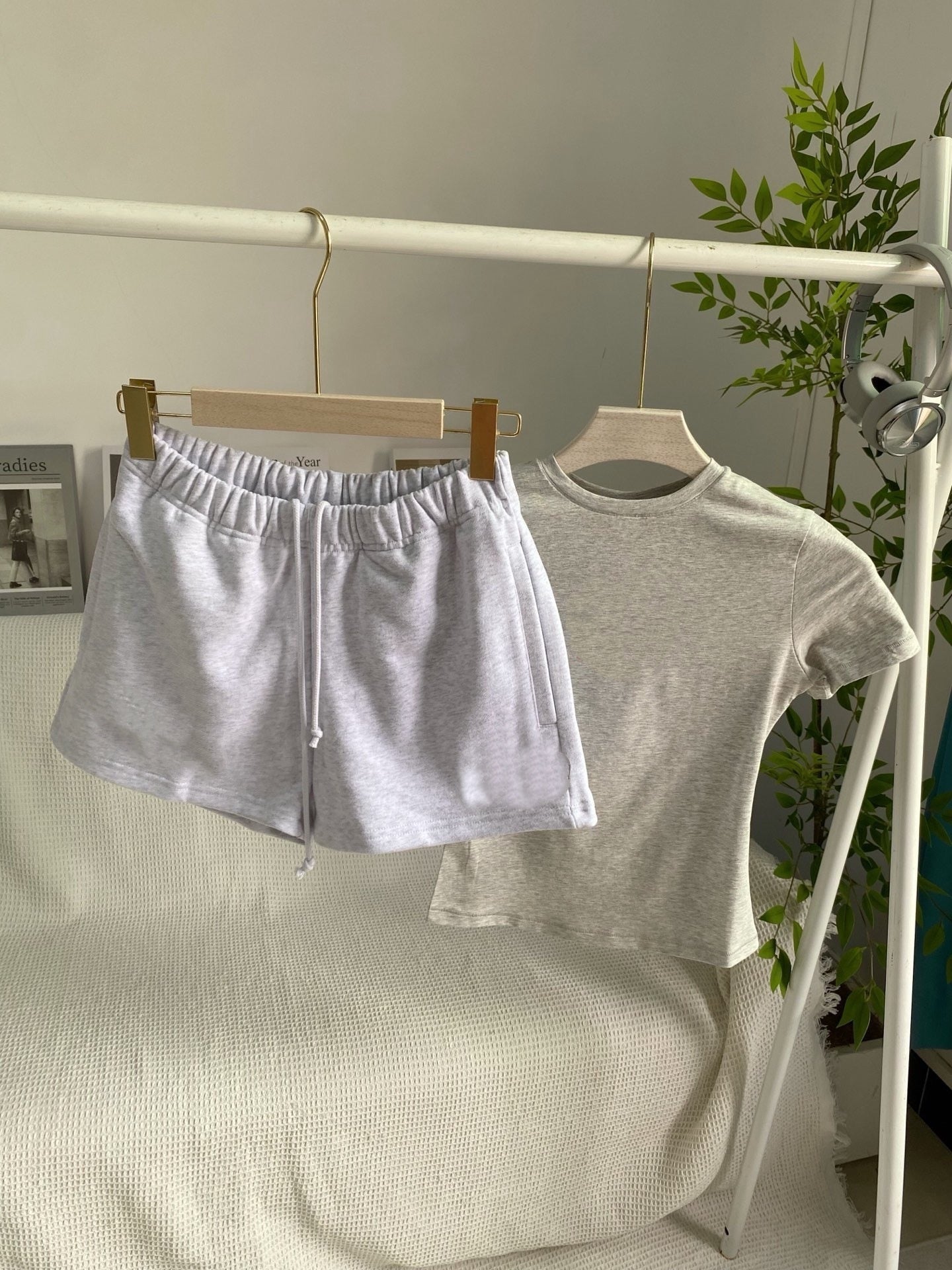 E7053#  Women Shirts or Shorts