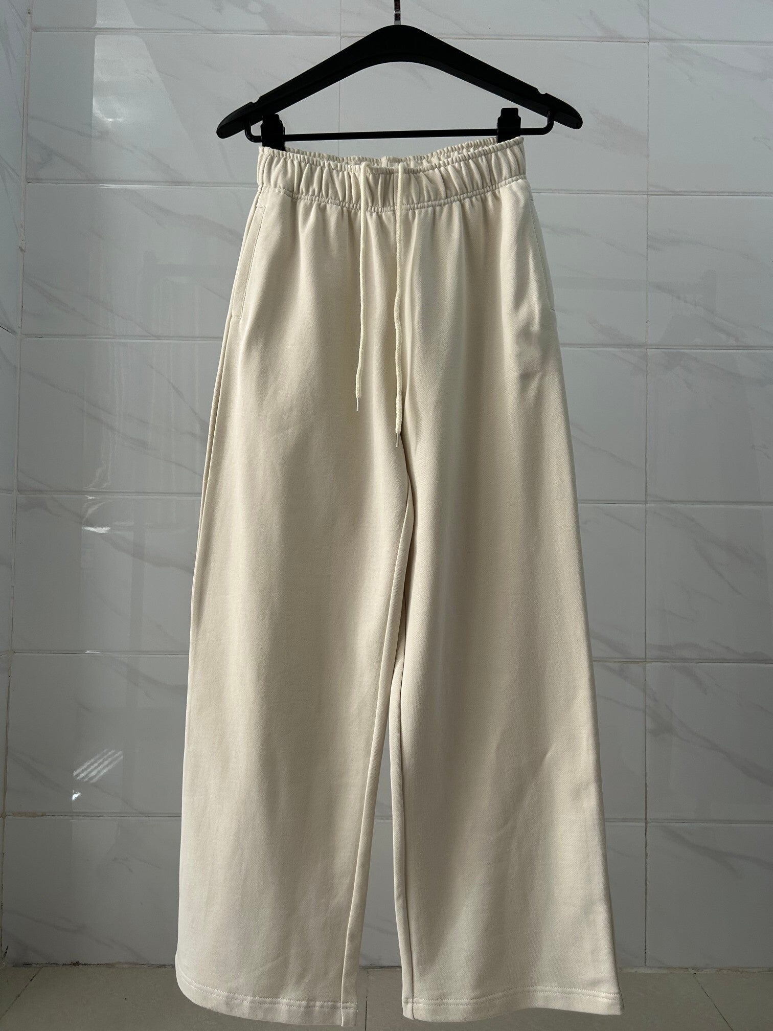 1537# A Women Sport Set