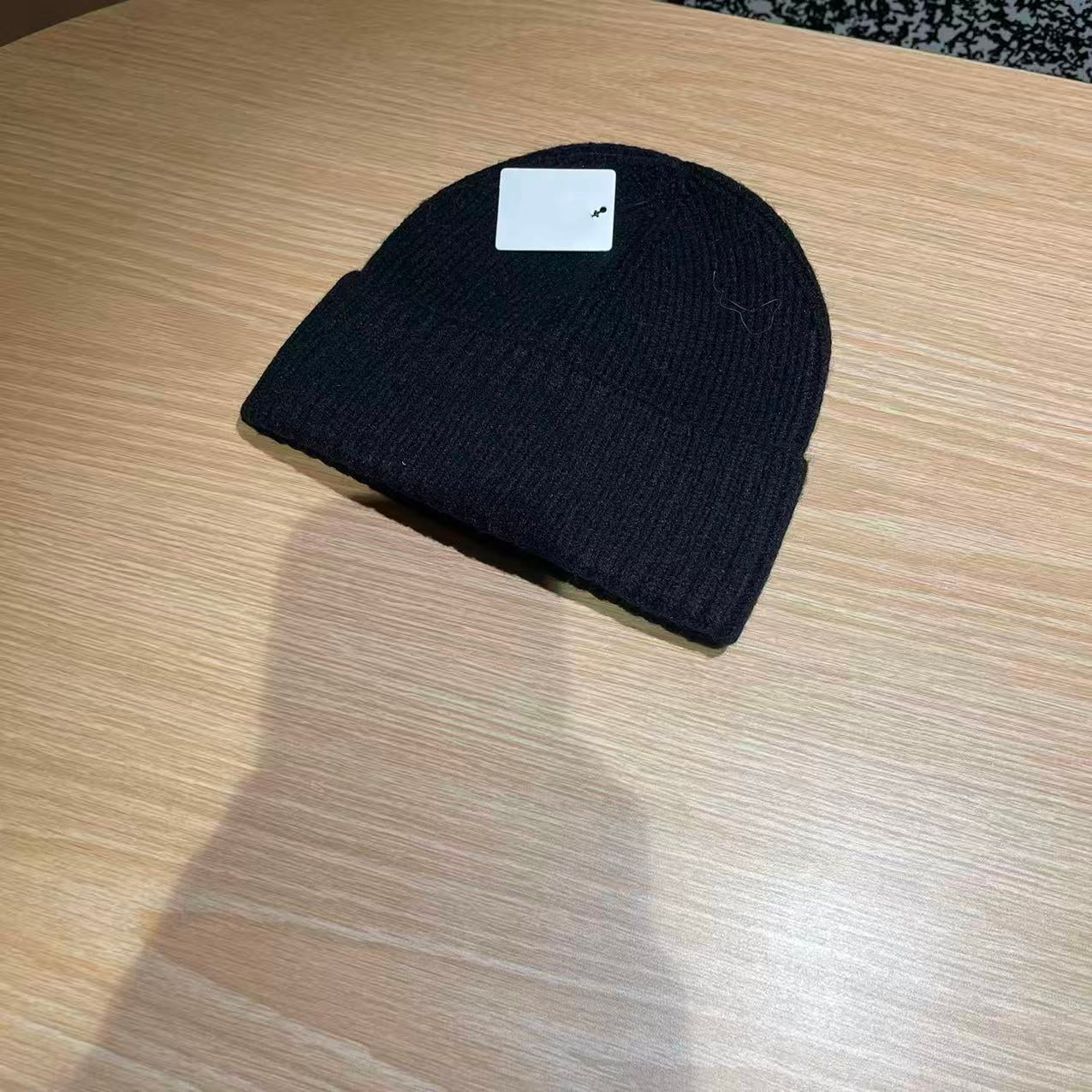 1516# A Unisex Knitted Hat