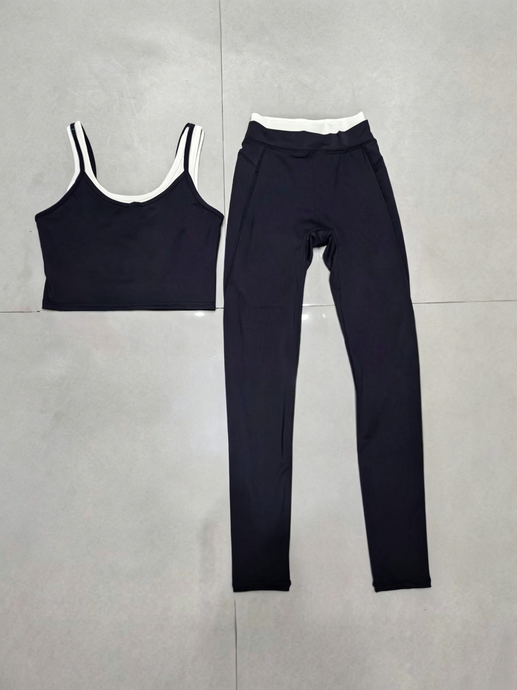 2400# A Women Yoga Set