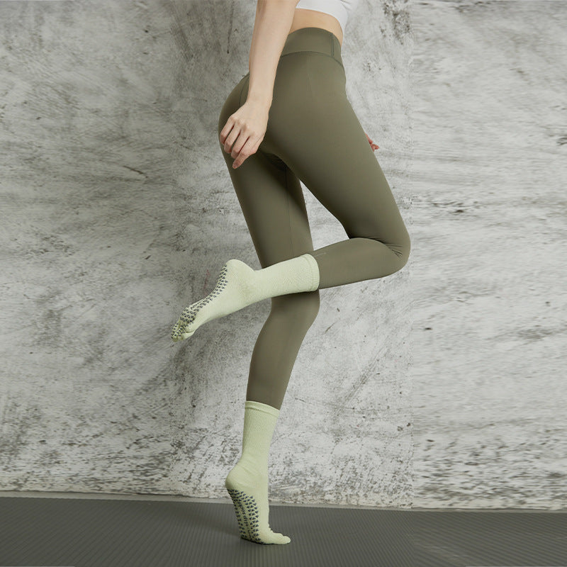 202# AL Middle Length Yoga Socks