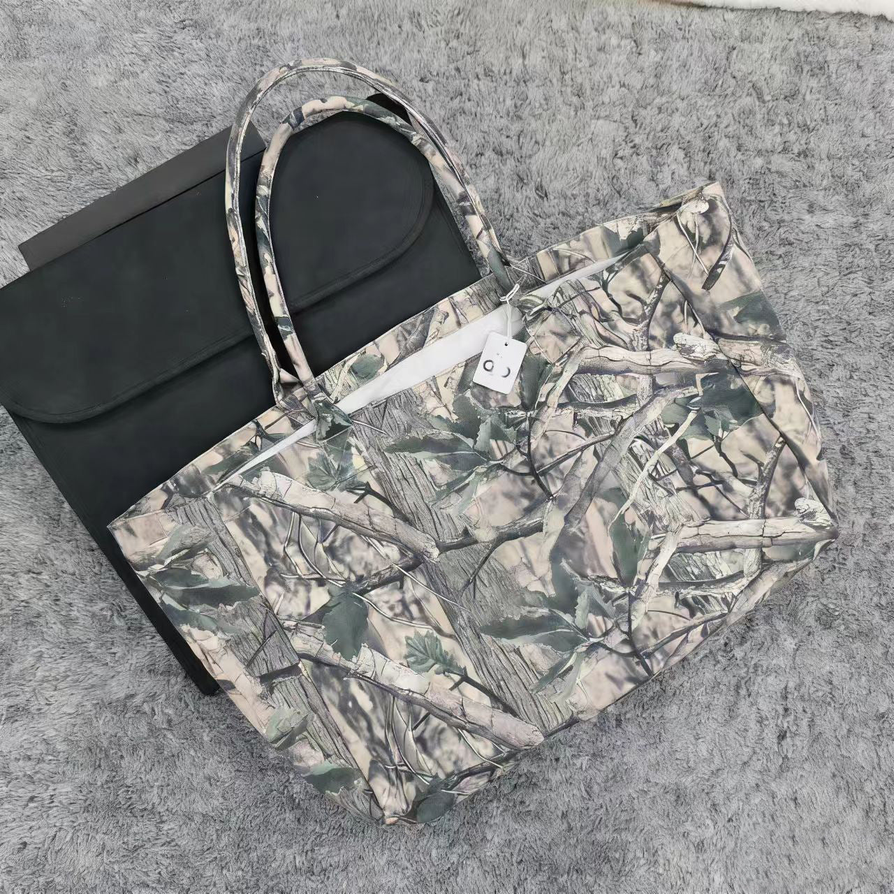 2214# A Large Capactiy Tote Bag