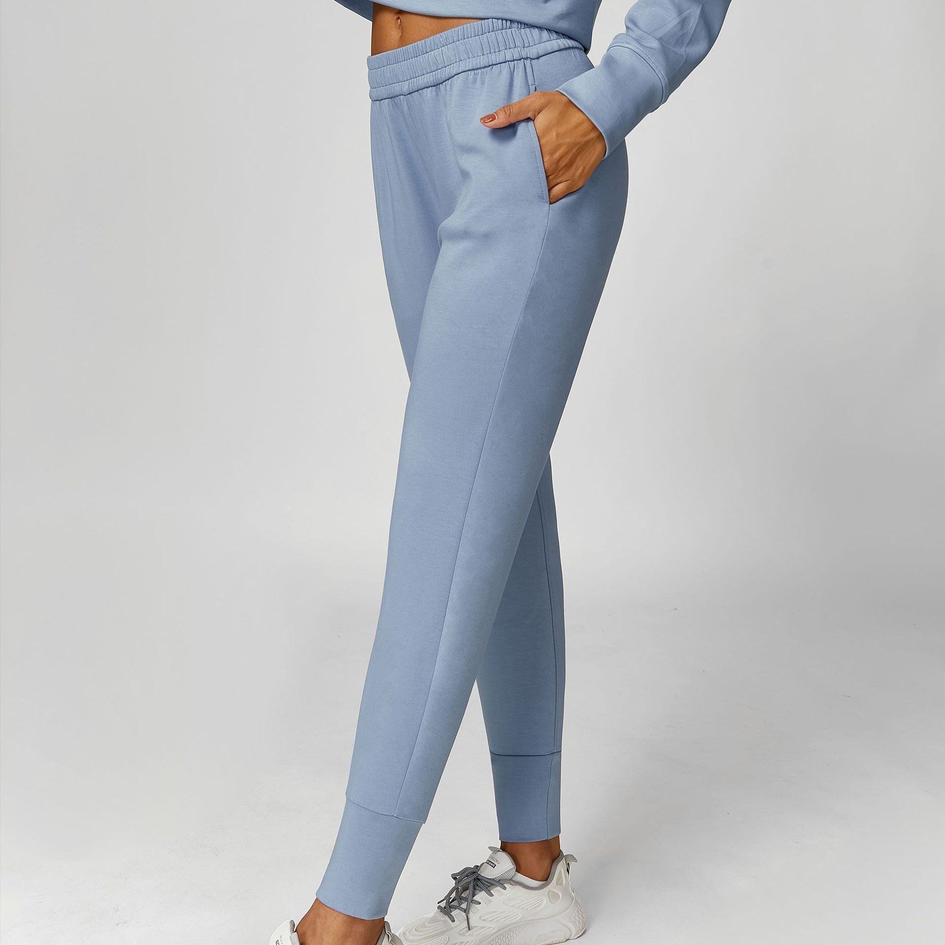 554# A 3D Silver Logo Women Sweatshirts Pants Set