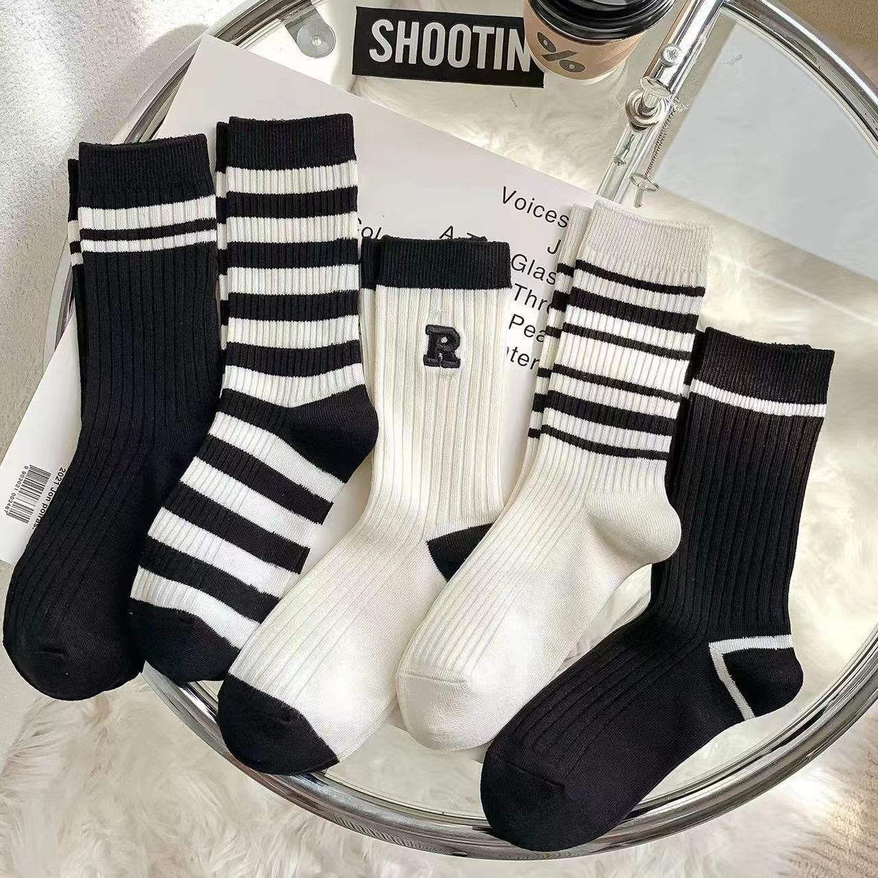 2390# A Unisex Socks