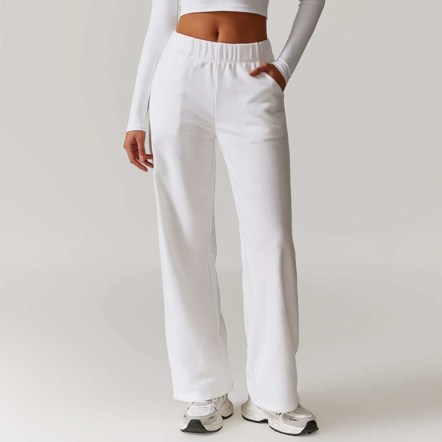 534# A 3D Silver Logo Women Round Neck Sweatshirts Pants Set