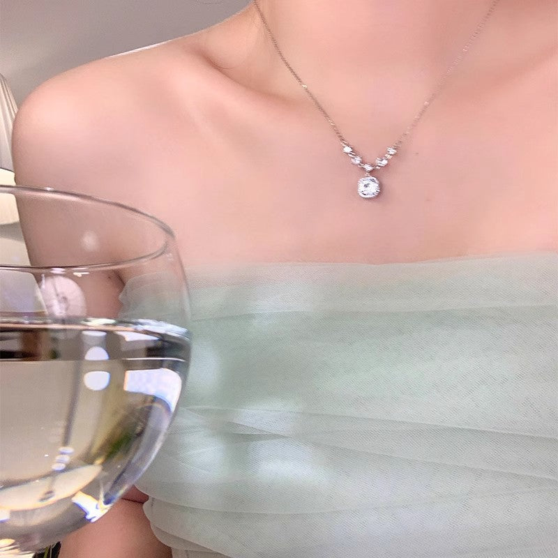 E1179# Necklaces with 10 colors