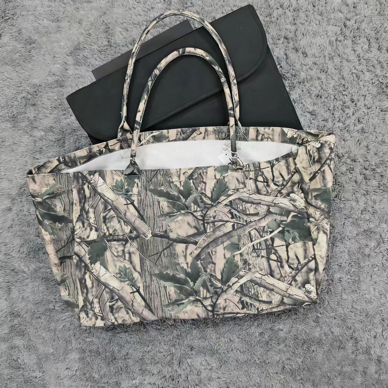 2214# A Large Capactiy Tote Bag