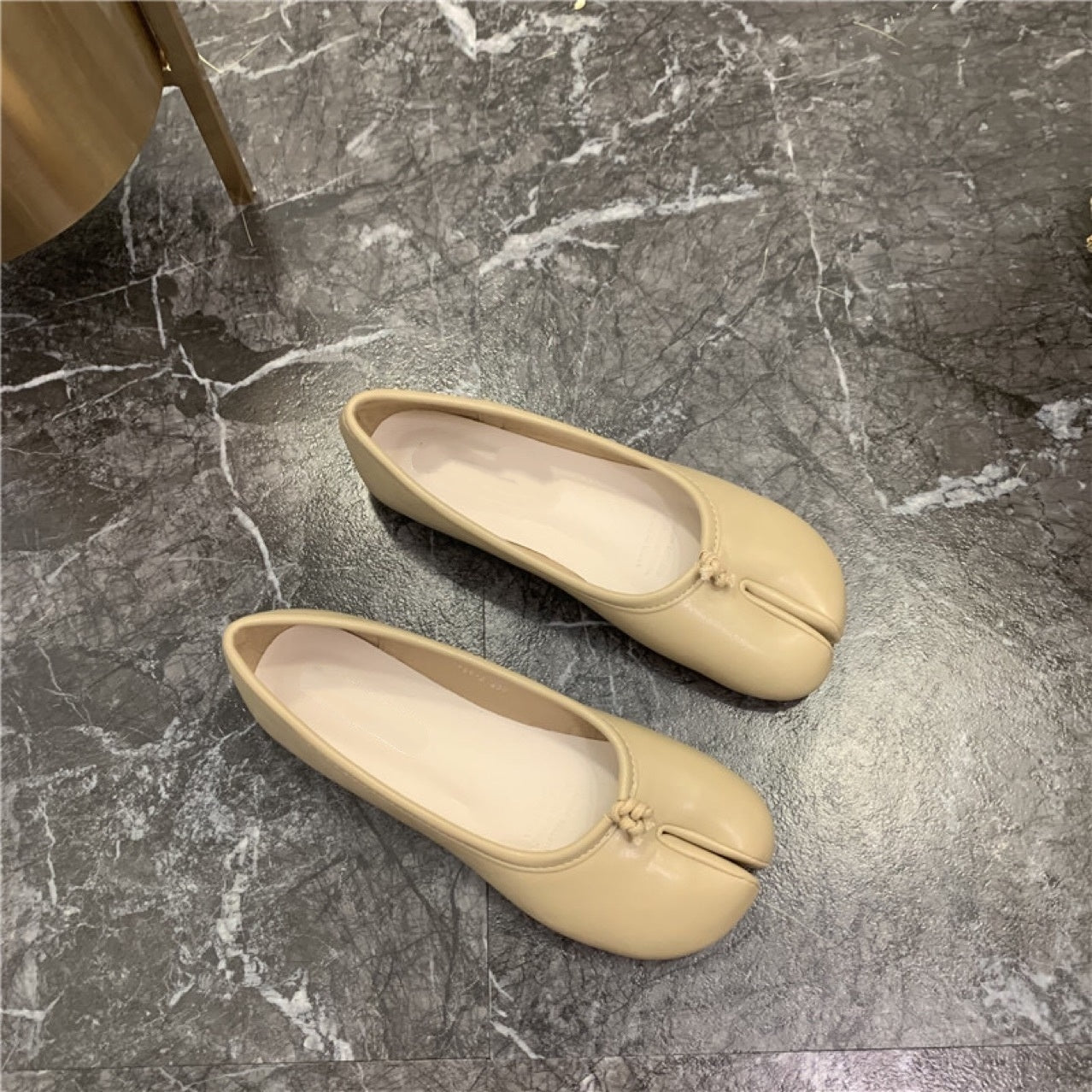 E7022# Sheep Skin Shoes