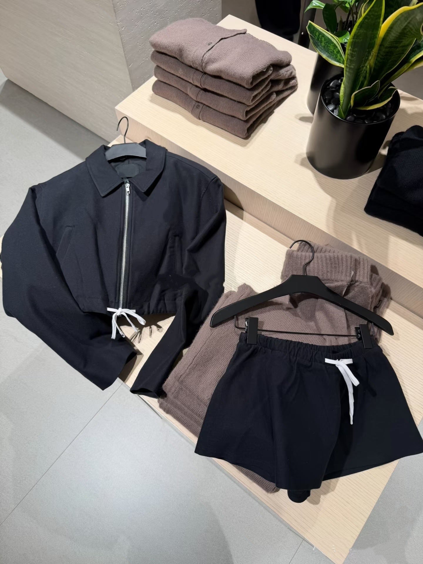 2056#A Women Jacket or Skirts