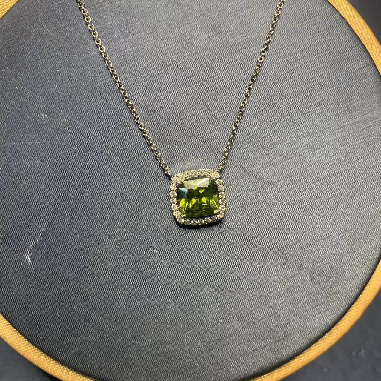 E1179# Necklaces with 10 colors