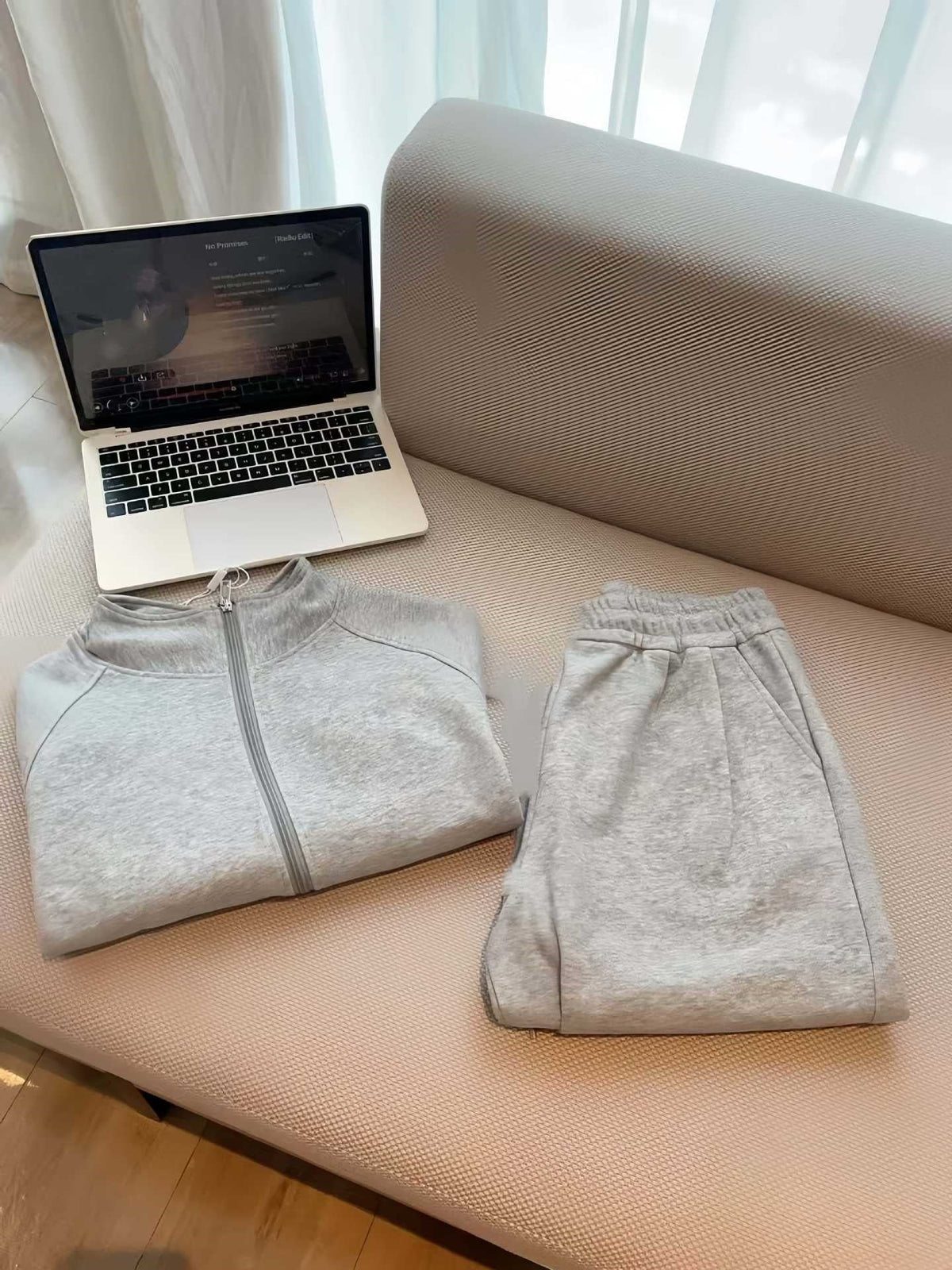 2750# A 3D Cardigan and Pants Set