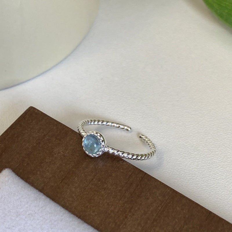 E1215# Elegant and delicate ring