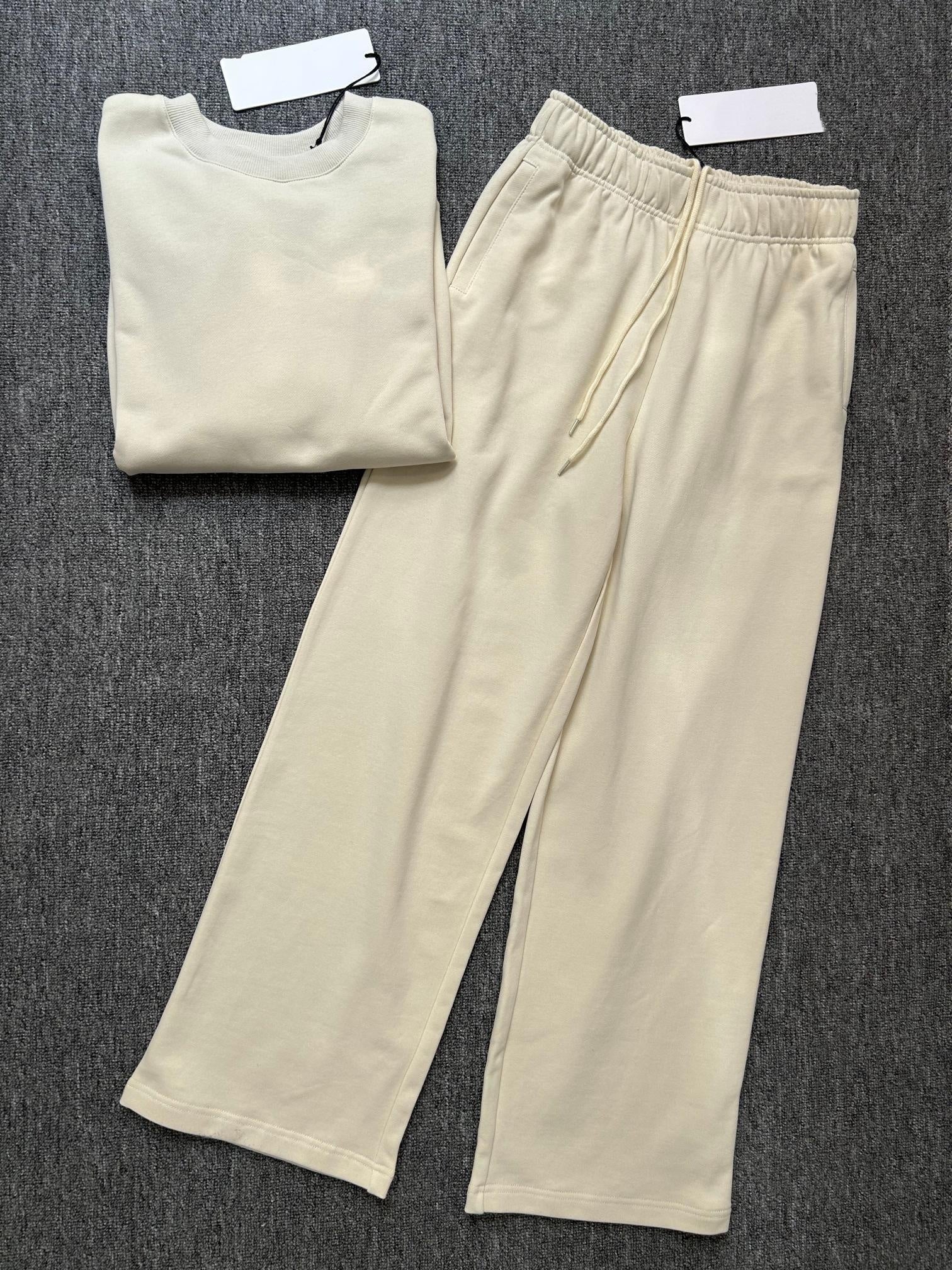 1537# A Women Sport Set