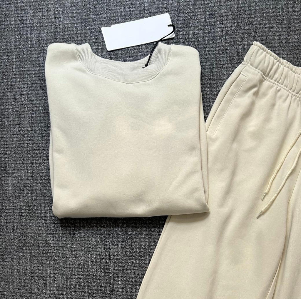 1537# A Women Sport Set