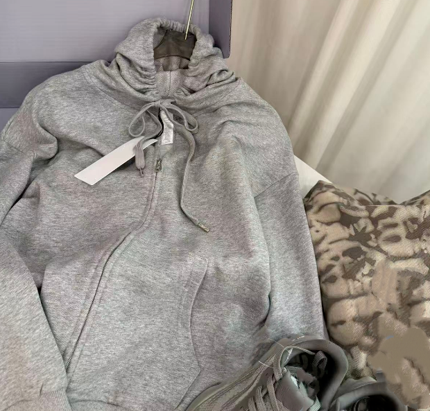 1564# A 3D Women Zipper Hoodie