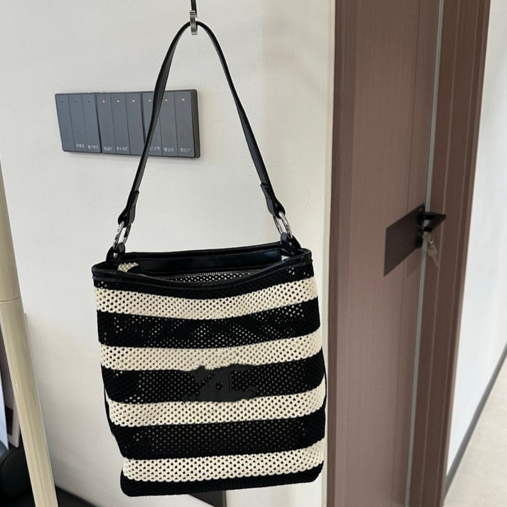 E7088# Straw Bag