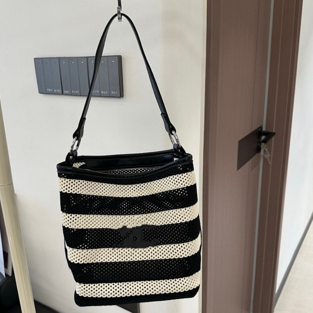 E7088# Straw Bag