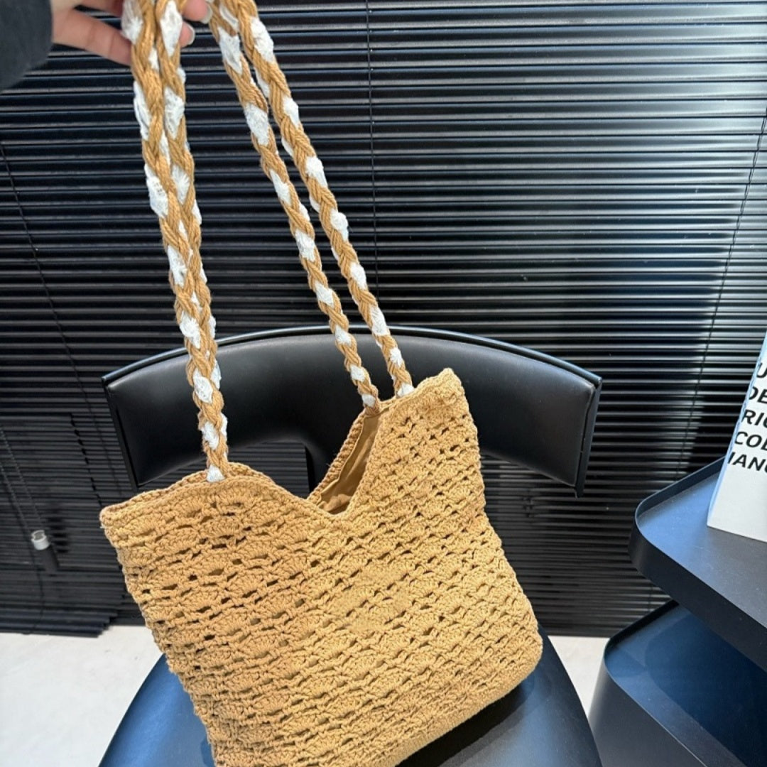 E7146# Straw Bag