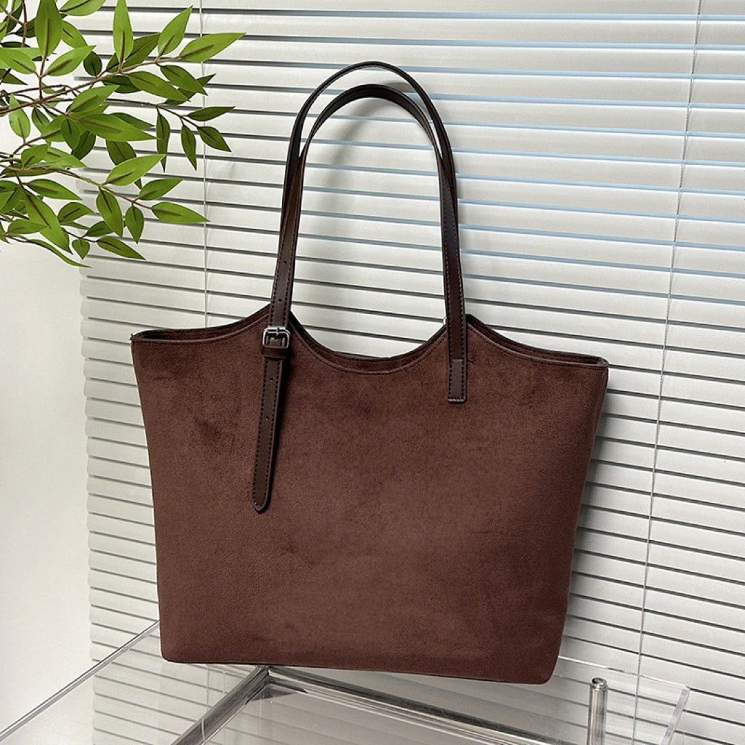 1907# A Shoulder Bag