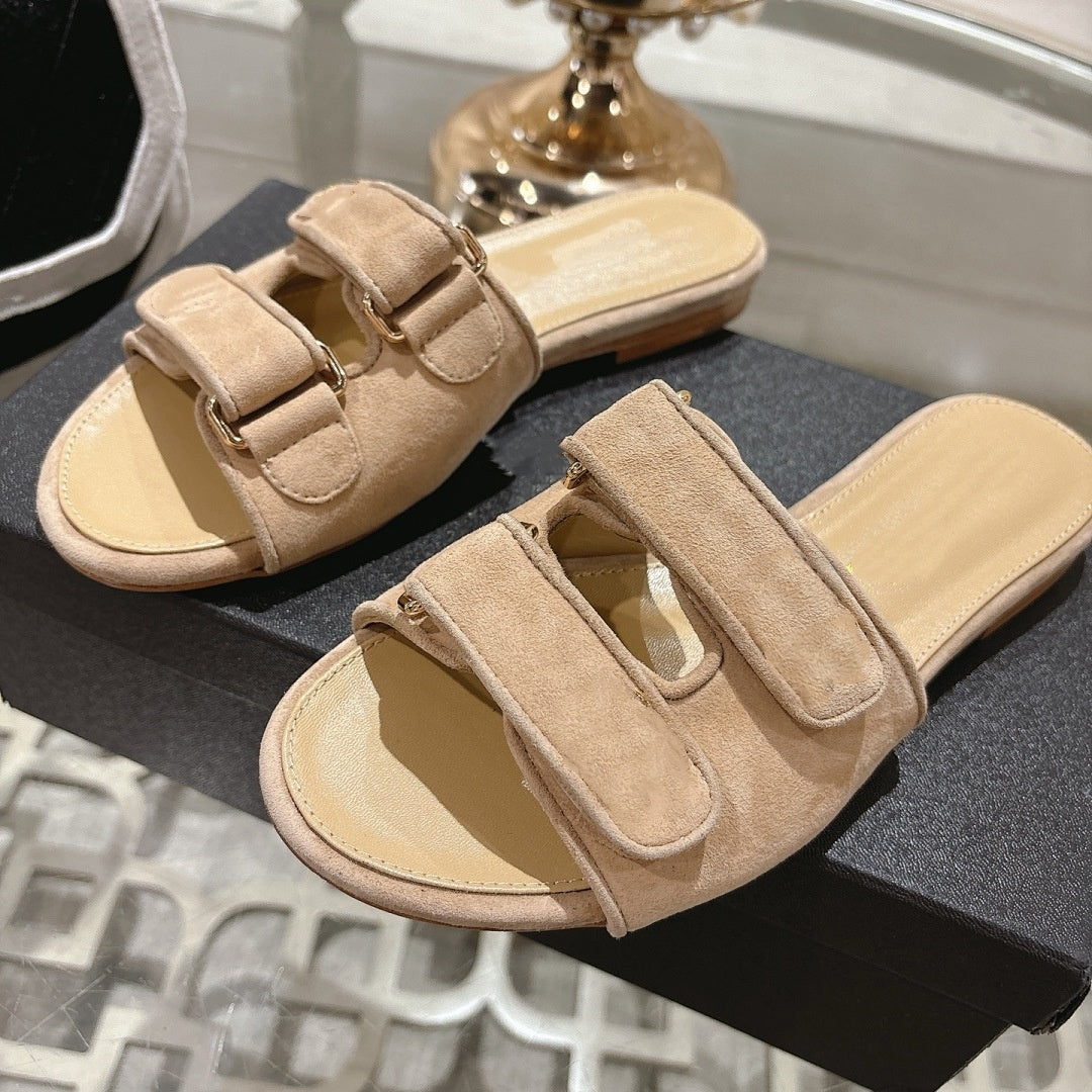 E7071# Sheepskin Slipper