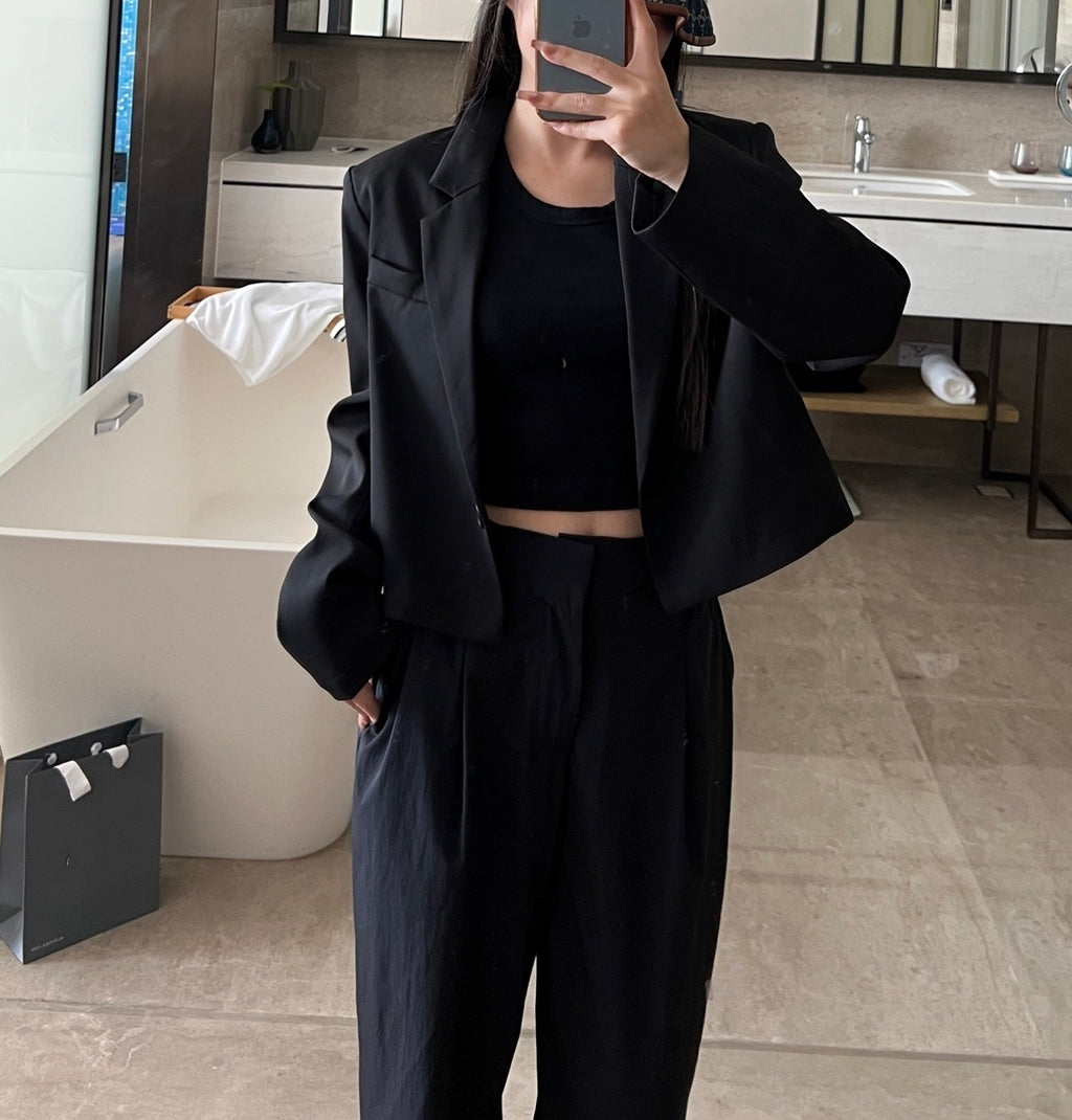 1300# A  Women Short Suit Top