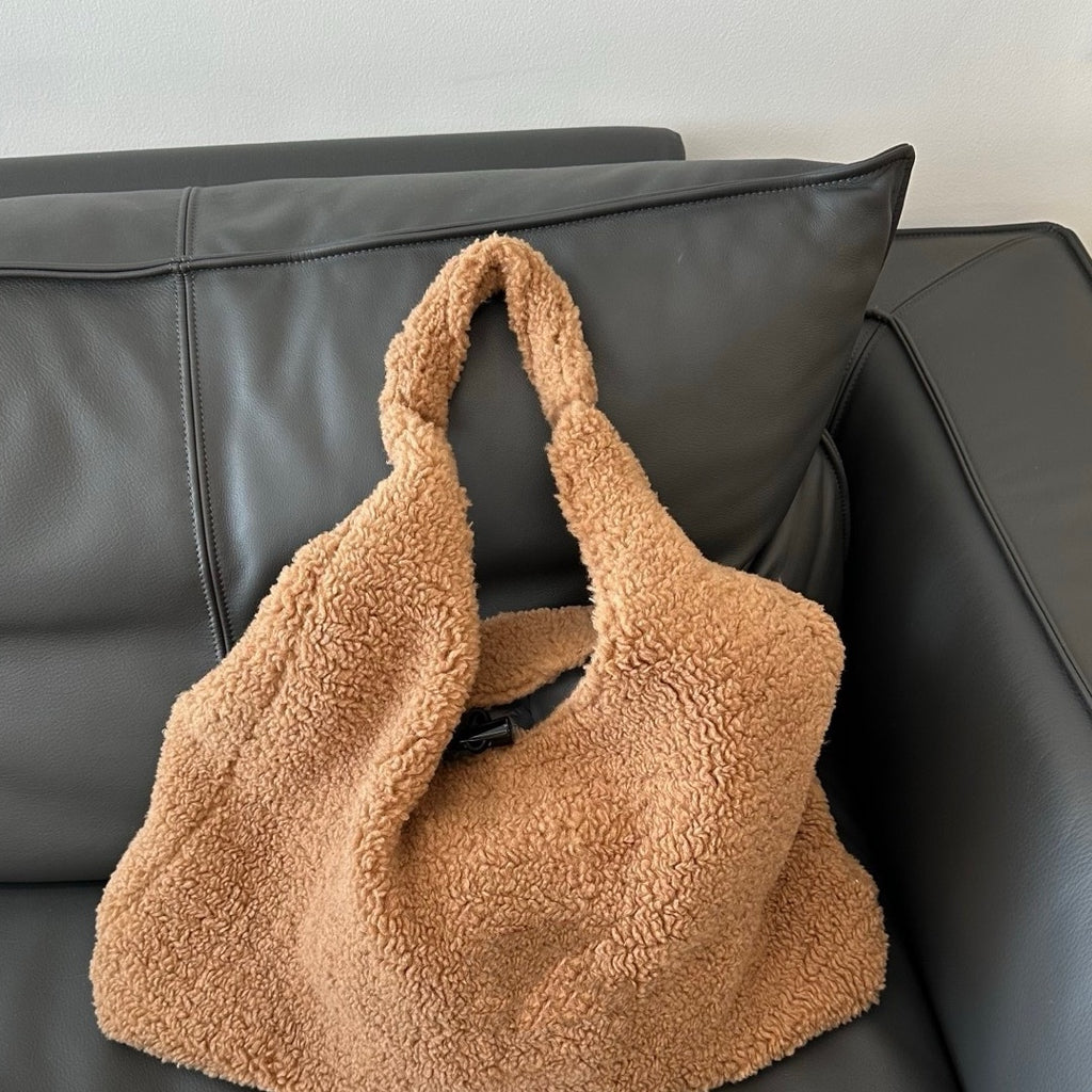 E6759# Lamb wool bag