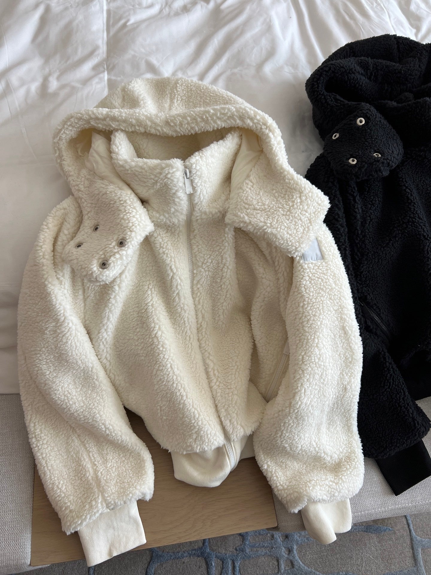 1556# LOFS A Lamb Wool Coat