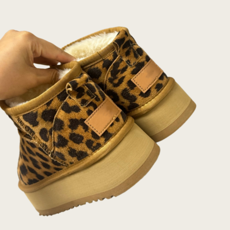 E6542# Sheepskin Boots